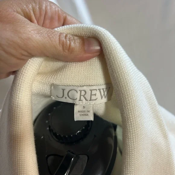 Women's Elegant Cream Coat - Picture 3 of 3